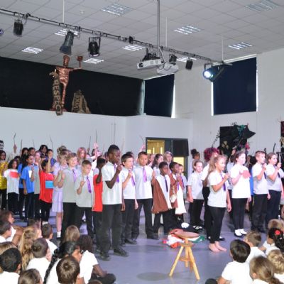 Year 6 Play (47)